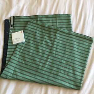 NWT Lululemon Vinyasa Scarf green